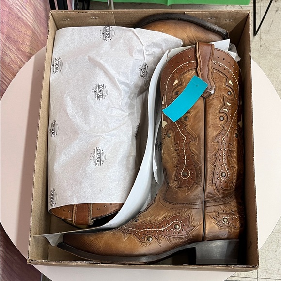 Stylish Brown Western Cowboy Boots - Picture 1 of 8